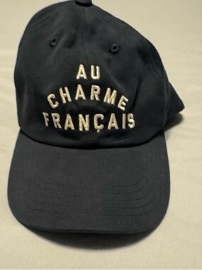 Au Charme Français Embroidered Black Baseball Cap